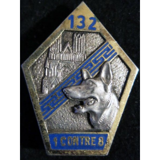 132° GCAT : 132° groupe cynophile Armée de Terre 1 contre 8 Drago Paris G. 2556 dos guilloché en émail