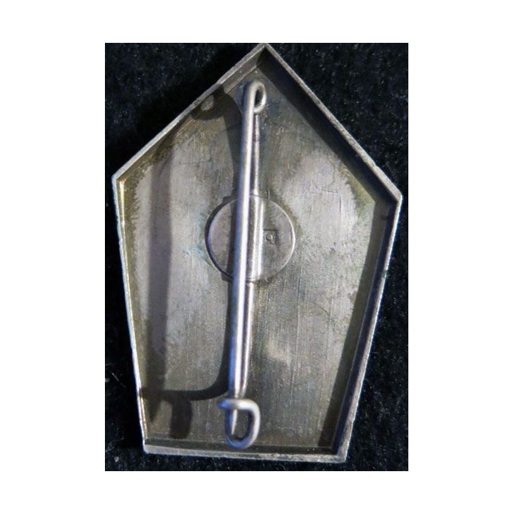 132° RIF : 132° régiment d''infanterie de forteresse un contre huit poinçon A.B en émail