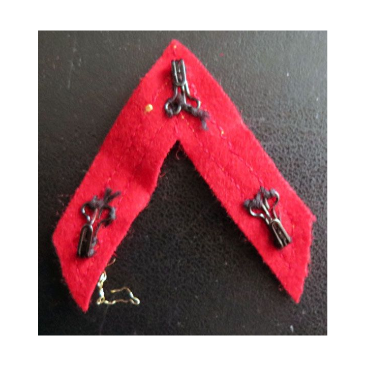 Galon de sergent appelé PDL d'artillerie sur crochets