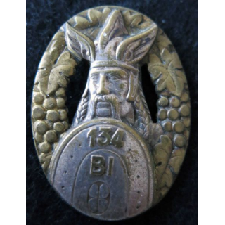 134° BI : insigne métallique du 134° bataillon d'infanterie de fabrication Drago Paris embouti
