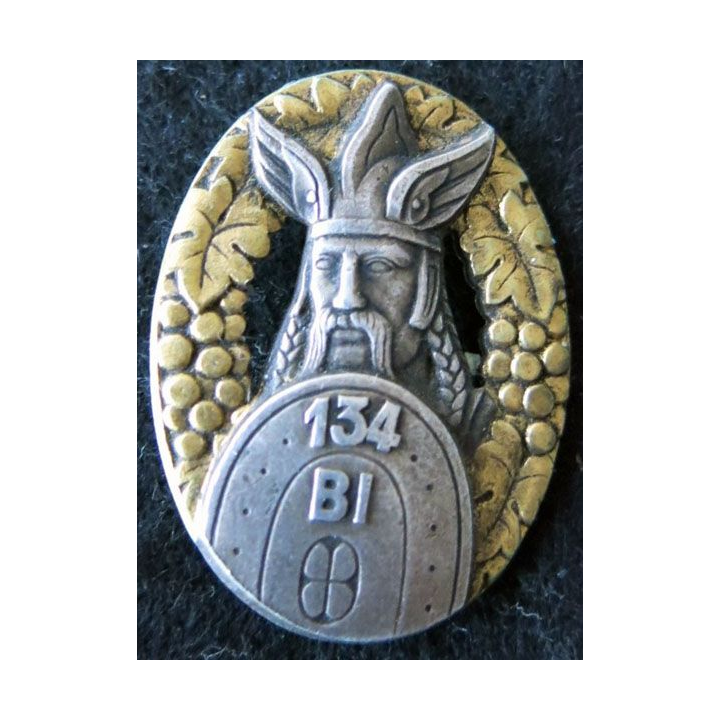 134° BI : insigne métallique du 134° bataillon d'infanterie de fabrication Drago Paris embouti