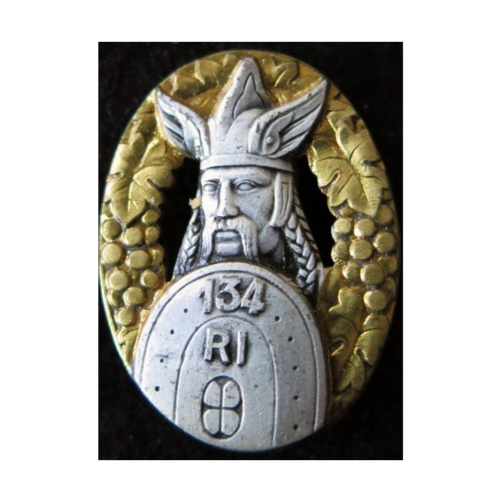 134° RI : insigne métallique du 134° régiment d'infanterie de fabrication Drago Paris guilloché
