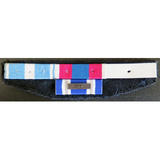 Barrettes de rappel de 4 décorations Isaf dont un ruban manquant