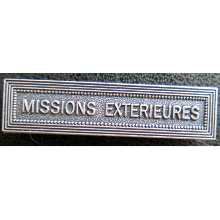 Barrette  " MISSIONS EXTÉRIEURES " en métal argenté