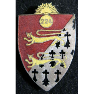 224° RI : insigne du 224° régiment d'infanterie de fabrication non marquée en émail