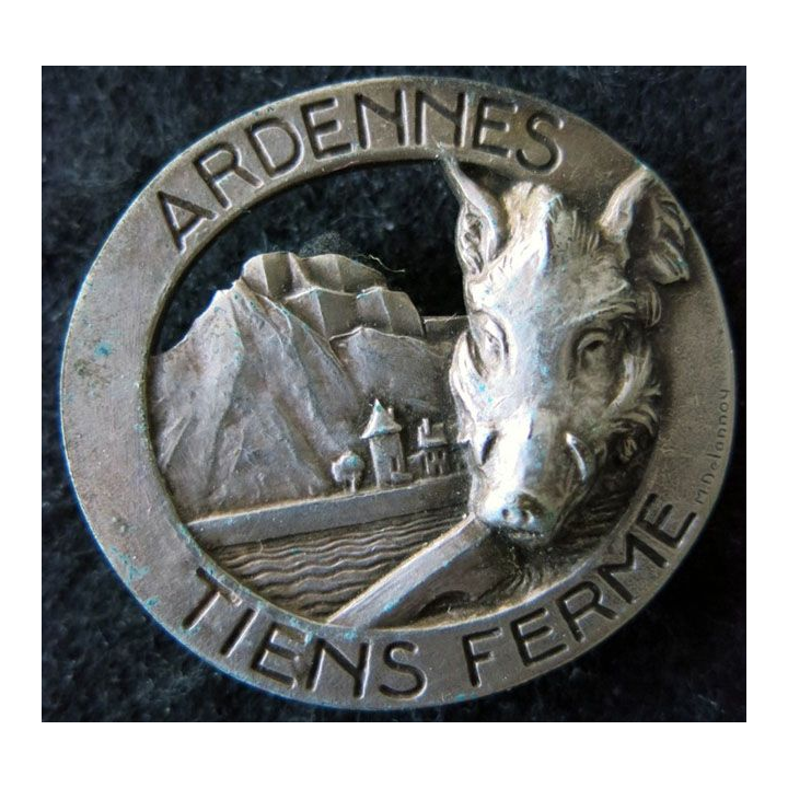 SF ARDENNES: insigne métallique du secteur fortifié des Ardennes en de fabrication Arthus Bertrand embouti