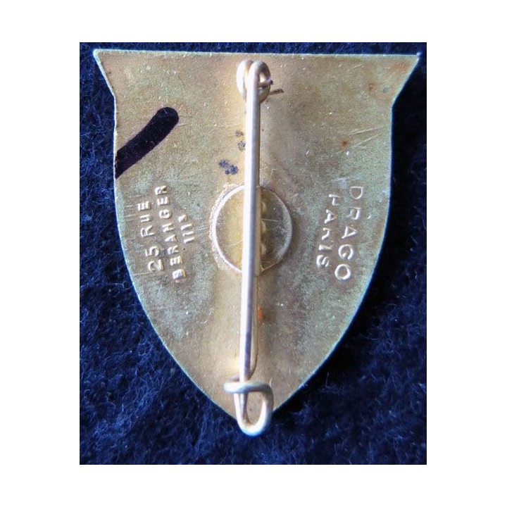 204° RI : insigne du 204° régiment d'infanterie HALTE LA de fabrication Drago Beranger Paris en émail