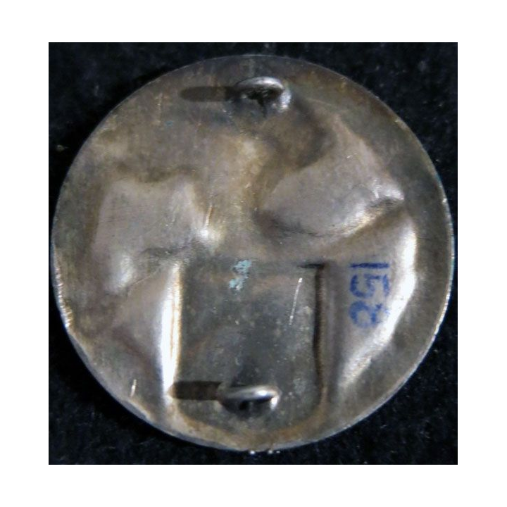 158° RI : Insigne métallique du 158° régiment d’infanterie "régiment de Lorette" embouti argenté peint