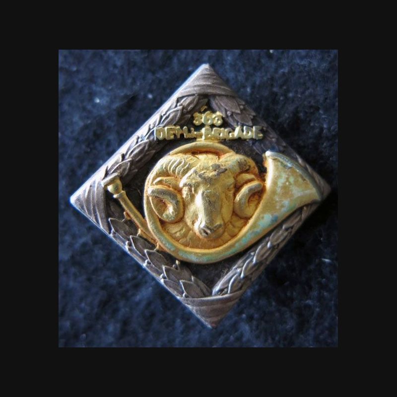 Insigne Militaire France - Section Étude Et Fabrication Des Transmissions - Drago Béranger H581