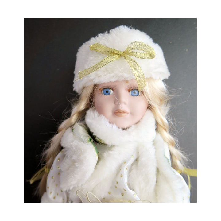 Poupée tête mains et pieds en porcelaine 29 cm