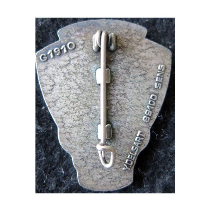 173° RI : Insigne métallique du 173° régiment d'infanterie de fabrication Delsart Sens G. 1910 dos grenu