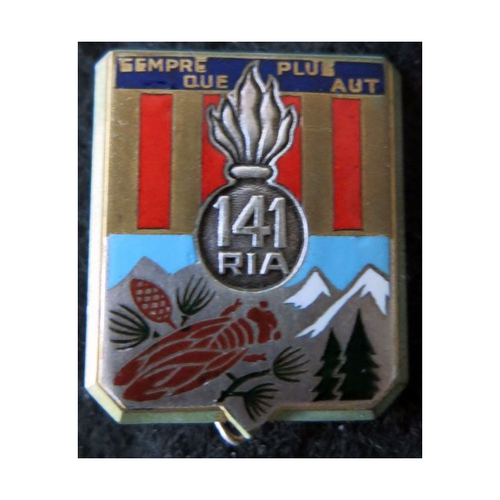 141° RIA : Insigne métallique du 141° régiment  d’infanterie alpine de fabrication Drago Béranger déposé en émail