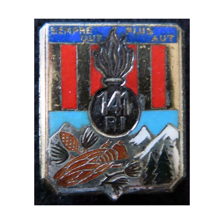 141° RI : Insigne métallique du 141° régiment d'infanterie de fabrication Drago Paris G. 2786 numéroté 116