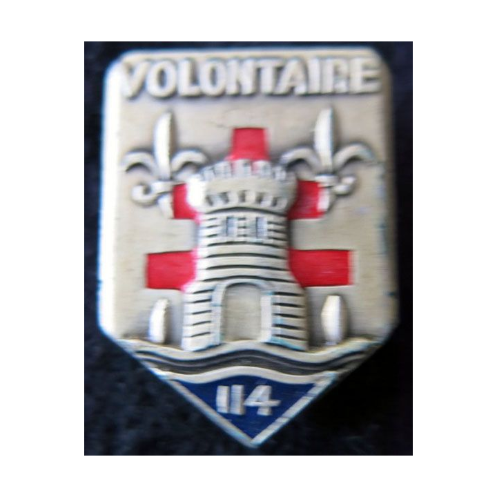 114° RIA : Insigne métallique du 114° régiment  d’infanterie "Volontaire" de fabrication Drago Paris croix rouge