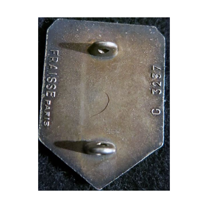 114° RIA : Insigne métallique du 114° régiment  d’infanterie "Volontaire" de fabrication Fraisse Paris G. 3237