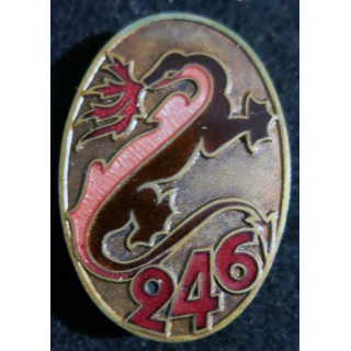 246° RI : insigne métallique du 246° régiment d'infanterie de fabrication Planchot en émail