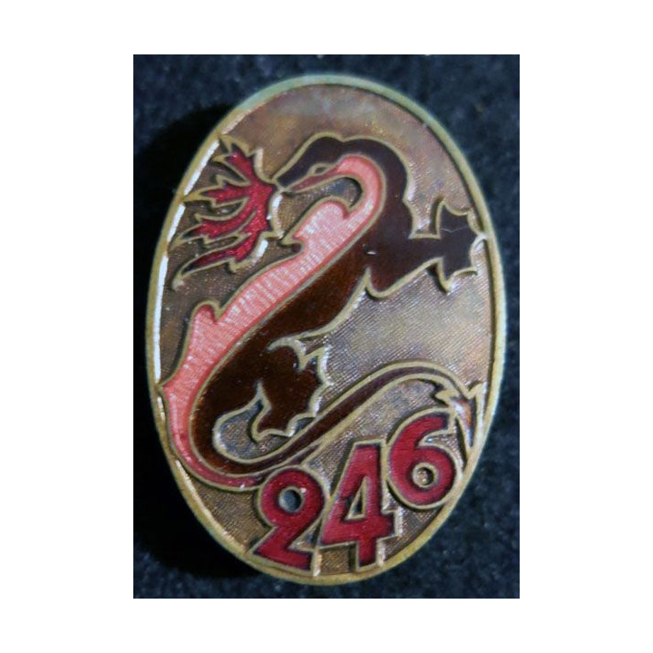 246° RI : insigne métallique du 246° régiment d'infanterie de fabrication Planchot en émail