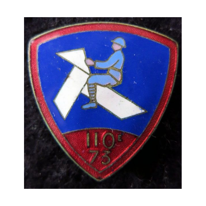 110° - 73° RI : 110° - 73° régiment d'infanterie 32 mm de fabrication non spécifiée en émail
