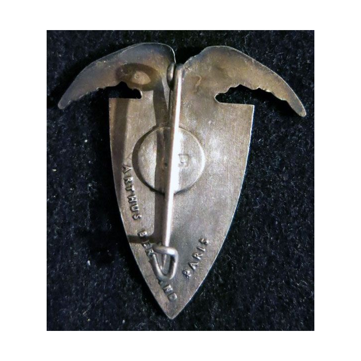 14° RI : Insigne métallique du 14° régiment d'infanterie Forez Béarn Arthus Bertrand Paris en émail