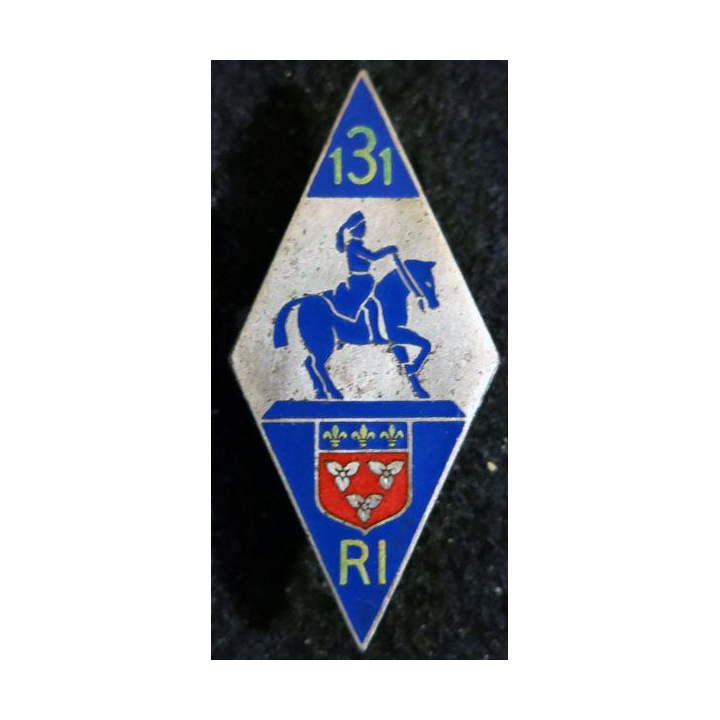 131° RI : 131° régiment d'infanterie de fabrication Drago Paris G. 426 fond argenté en émail
