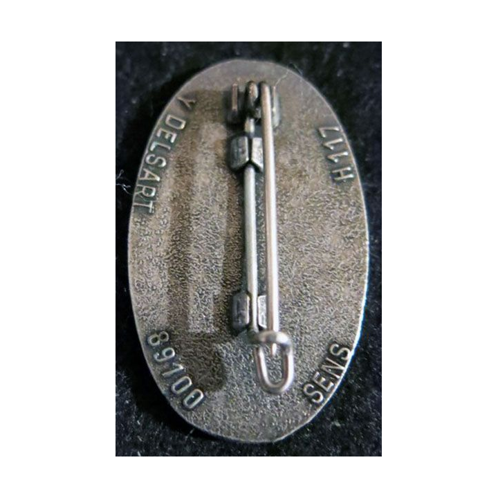 151° RI : insigne métallique du 151° régiment d'infanterie de fabrication Delsart Sens H. 117
