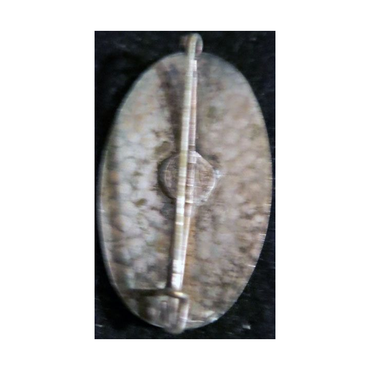 151° RI : insigne métallique du 151° régiment d'infanterie fabrication non spécifiée en émail
