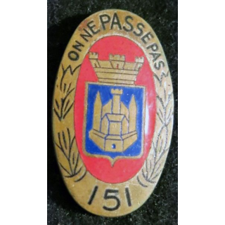 151° RI : insigne métallique du 151° régiment d'infanterie fabrication G.E Mardini en émail