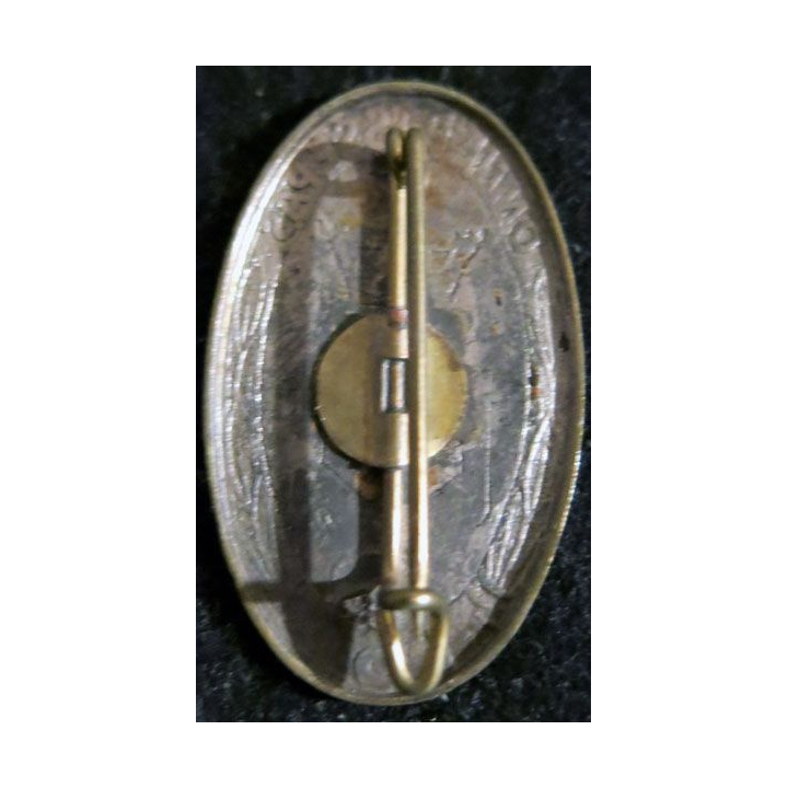 151° RI : 151° régiment d''infanterie de fabrication non spécifiée embouti doré  plein