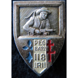 118° RI : insigne métallique du 118° régiment d'infanterie de fabrication Drago Paris  embouti peint