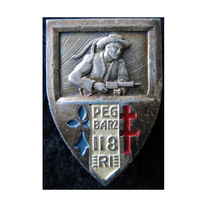 118° RI : insigne métallique du 118° régiment d'infanterie de fabrication Drago Paris  embouti peint