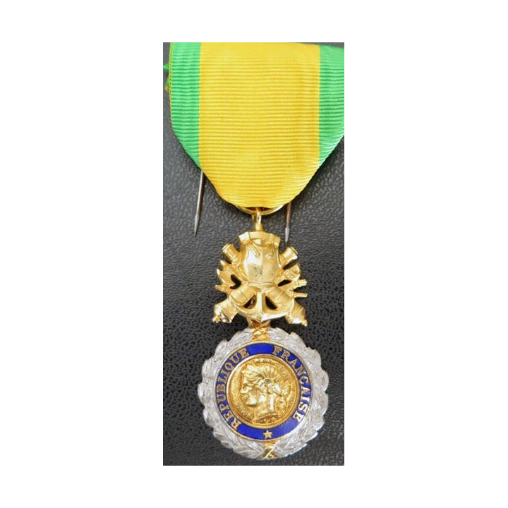 FRANCE : Médaille militaire neuve actuelle