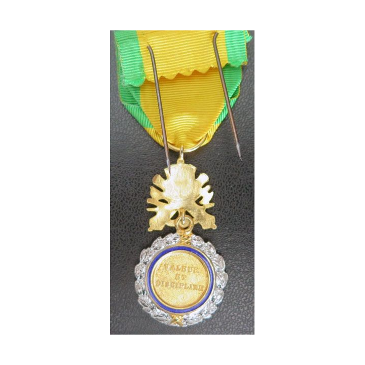 FRANCE : Médaille militaire neuve actuelle
