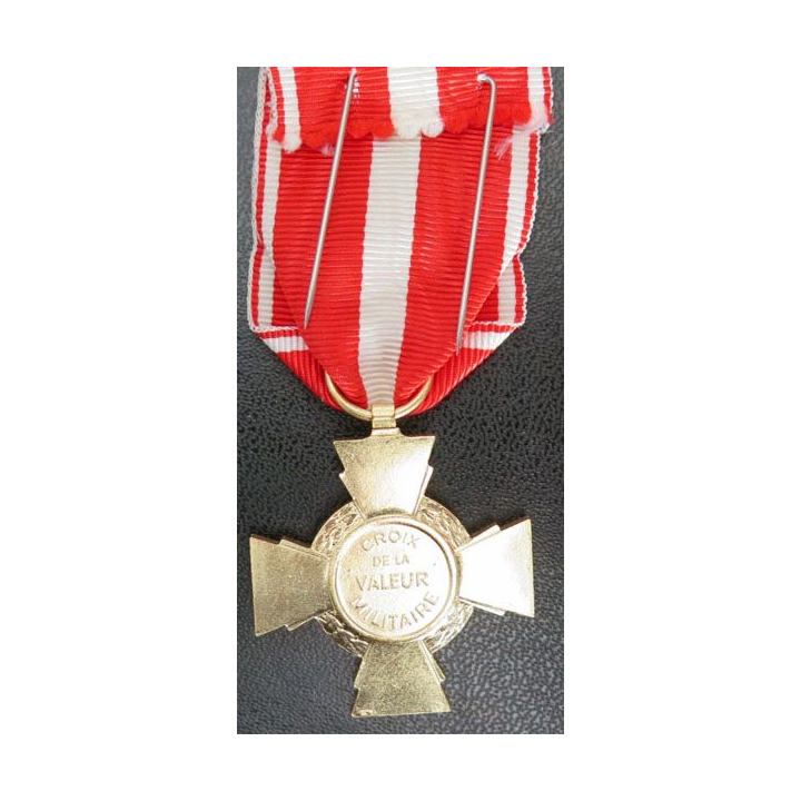 Croix de la valeur militaire en métal doré avec 2 citations