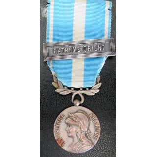 FRANCE : médaille coloniale agrafe Extrême Orient argentée 