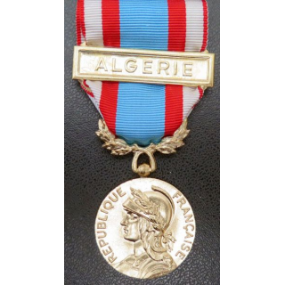 médaille opérations de sécurité et de maintien de l'ordre en Algérie