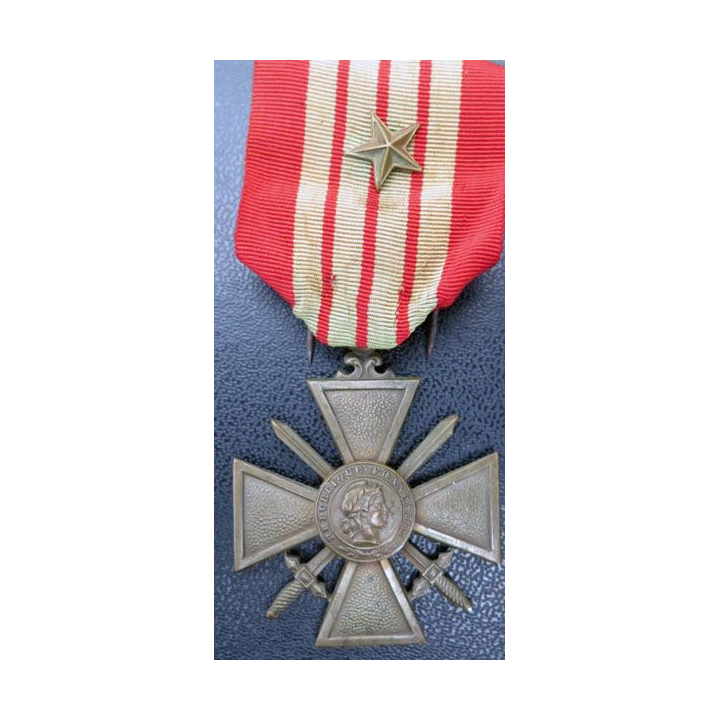 FRANCE : Croix de guerre 1939 avec un ruban citation étoile en bronze