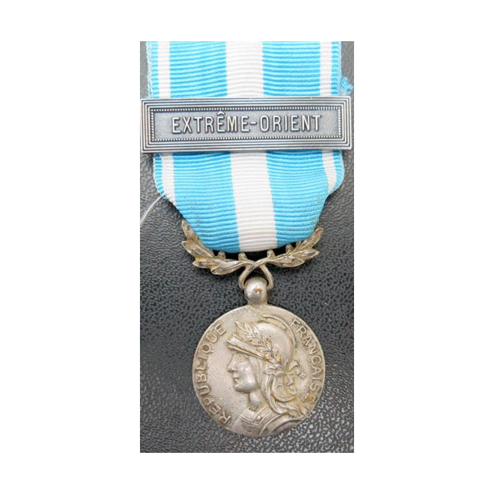 FRANCE : médaille coloniale agrafe Extrême Orient argentée 