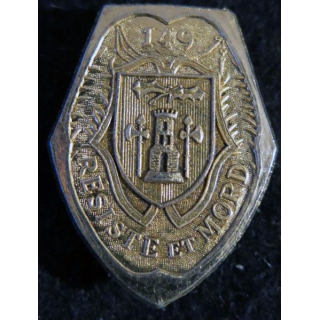 149° RI : insigne métallique du 149° régiment d'infanterie de fabrication Drago Paris en métal doré