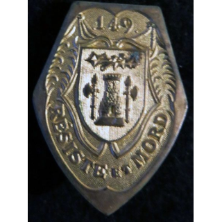 149° RI : insigne métallique du 149° régiment d'infanterie de fabrication non spécifiée en métal doré