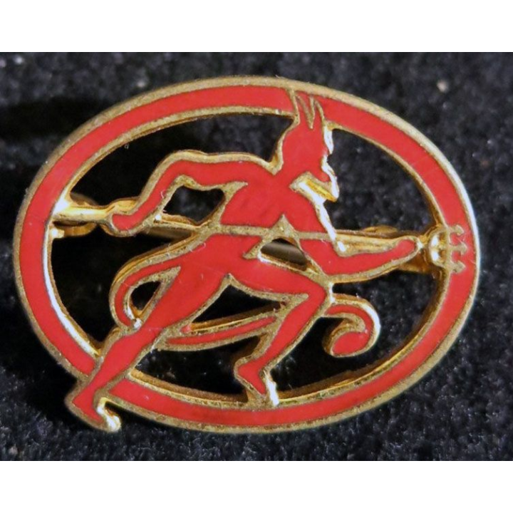 152° RI : Insigne métallique du 152° régiment d'infanterie de fabrication Drago Paris G. 423 ajouré