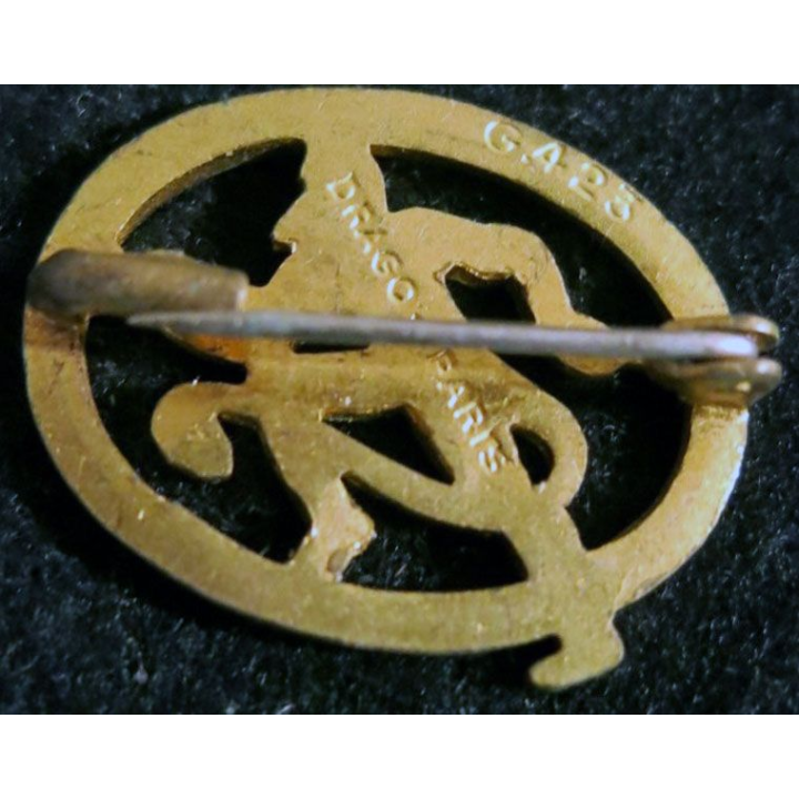 152° RI : Insigne métallique du 152° régiment d'infanterie de fabrication Drago Paris G. 423 ajouré