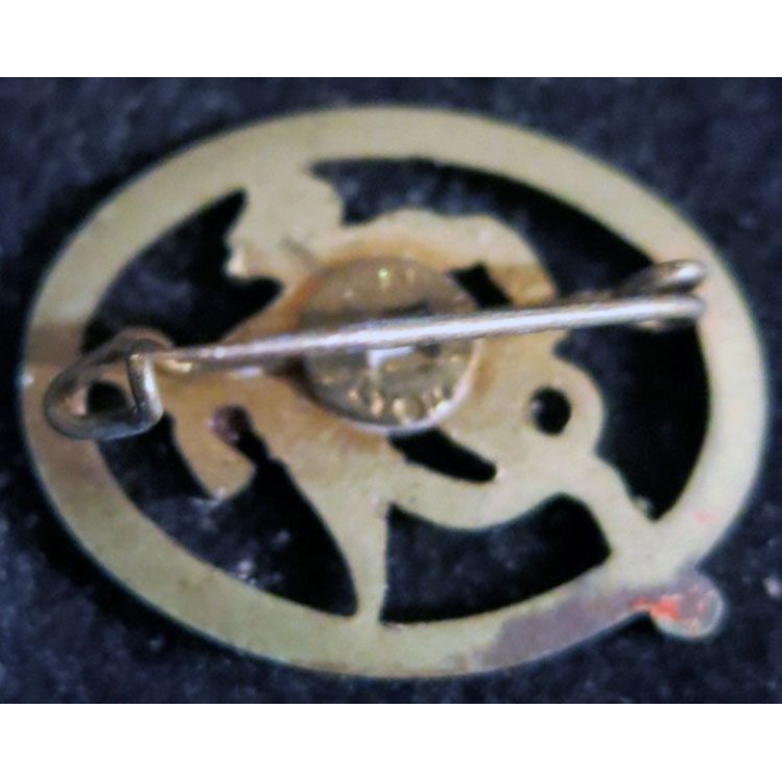 152° RI : Insigne métallique du 152° régiment d'infanterie de fabrication Augis Lyon ajouré en émail