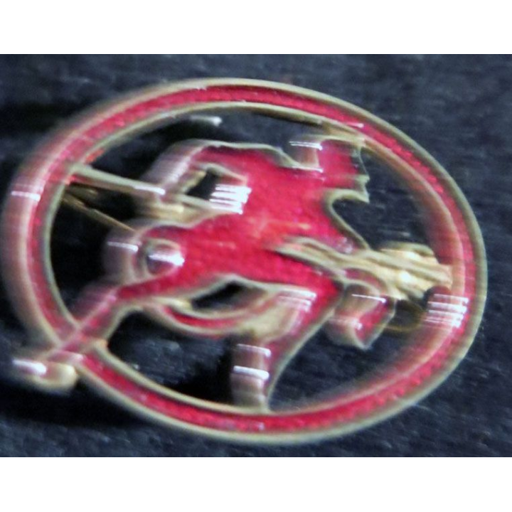 152° RI : Insigne métallique du 152° régiment d'infanterie de fabrication Augis Lyon ajouré peint