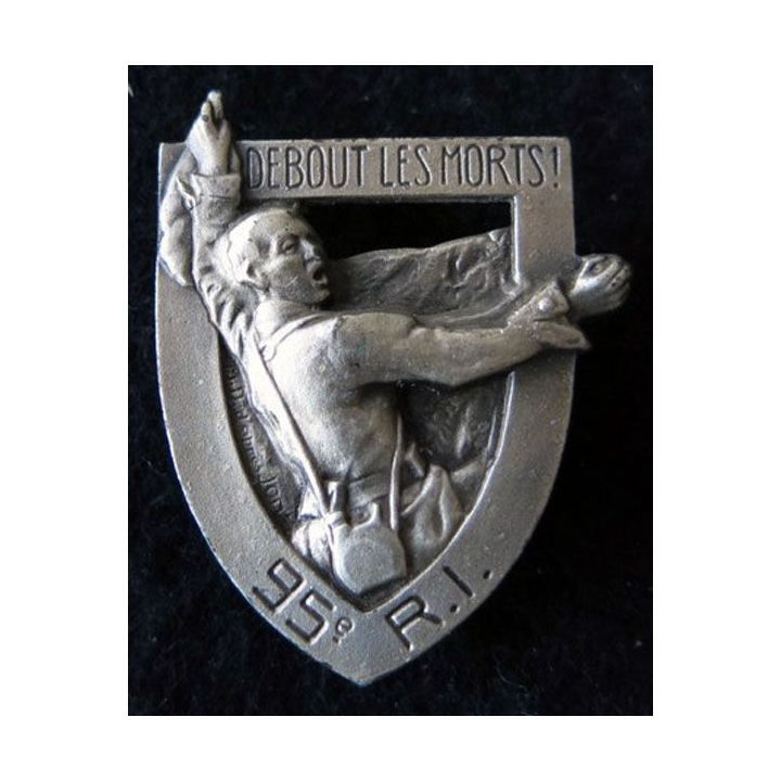 95° RI : Insigne métallique du 95° régiment d'infanterie de fabrication Arthus Bertrand Paris G. 478 en métal embouti