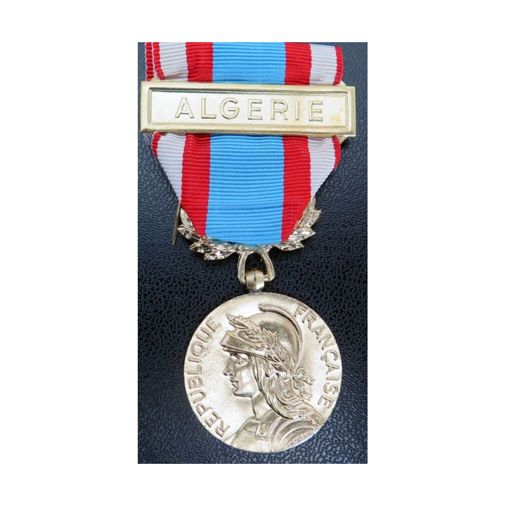 médaille opérations de sécurité et de maintien de l'ordre en Algérie