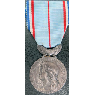 Médaille du Grand Prix humanitaire de France en métal argenté