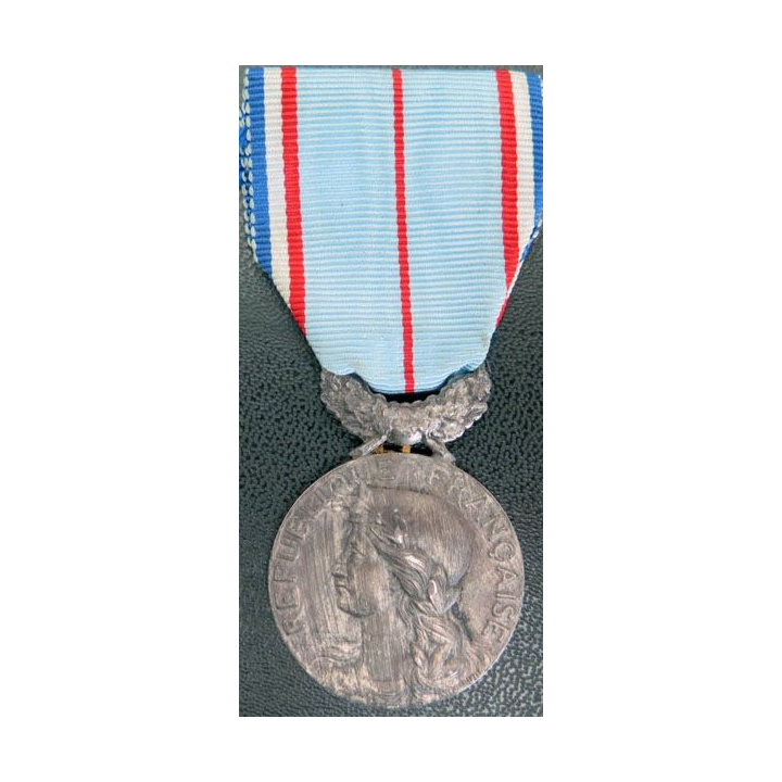 Médaille du Grand Prix humanitaire de France en métal argenté