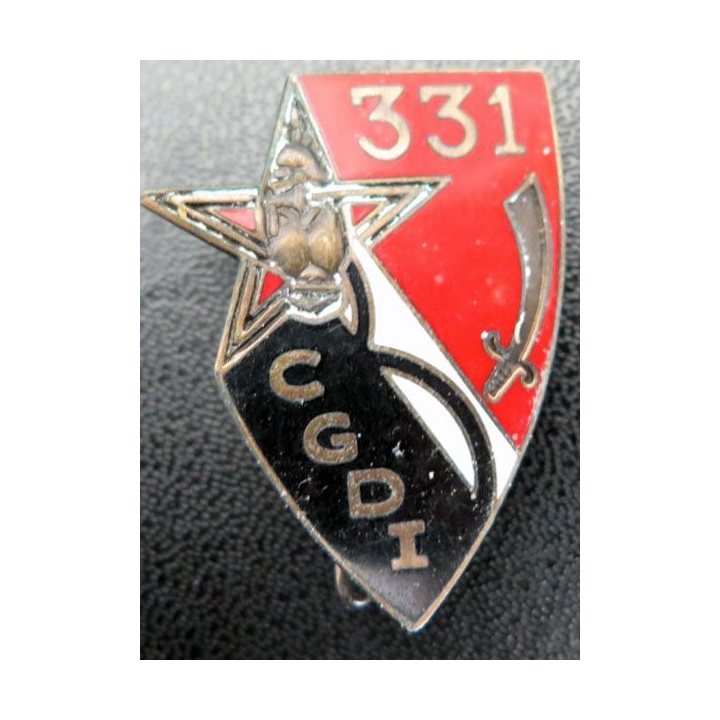 331° CGDI : insigne de la 331° compagnie du génie de la 15° division d'infanterie 1° modèle en émail