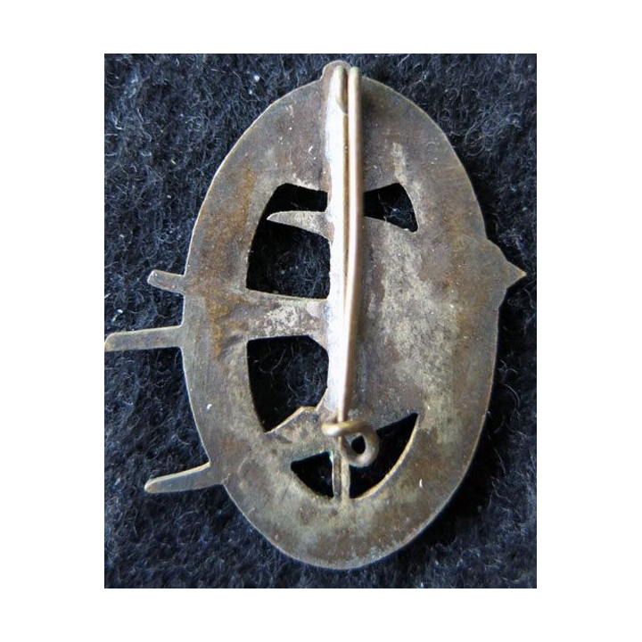 170° RI : insigne du 170° régiment d'infanterie les hirondelles de la mort en émail grand feu