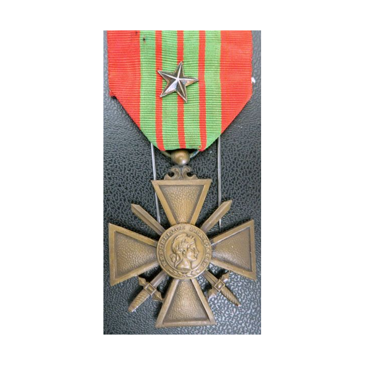 FRANCE : Croix de guerre 1939 avec un ruban citation étoile en bronze